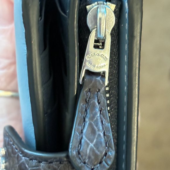 Coach Wallet w/Snakeskin accents - Picture 9 of 12